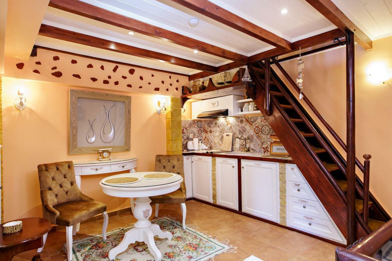 Sali Chelidonaki Boutique Suite Chania  ภายนอก รูปภาพ