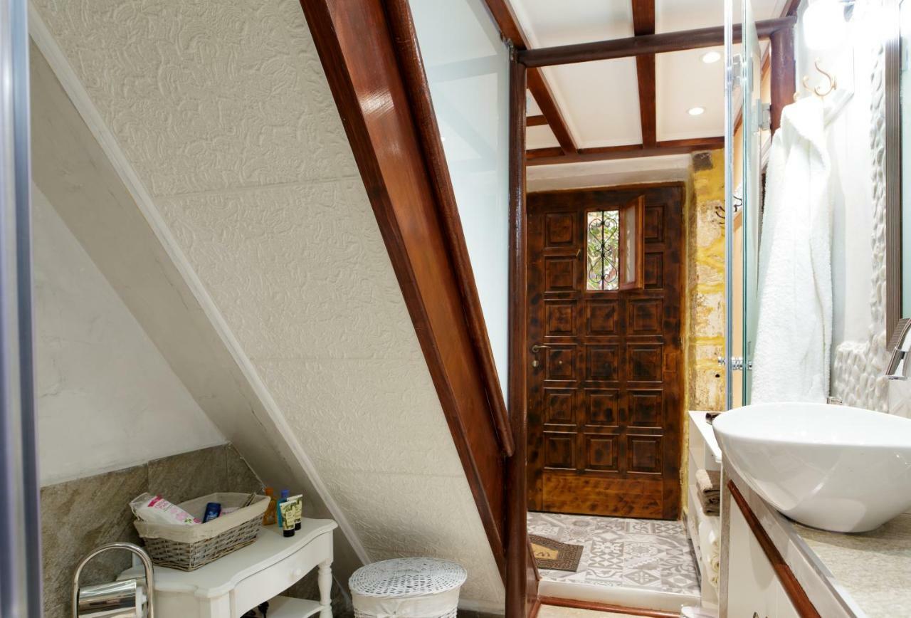 Sali Chelidonaki Boutique Suite Chania  ภายนอก รูปภาพ
