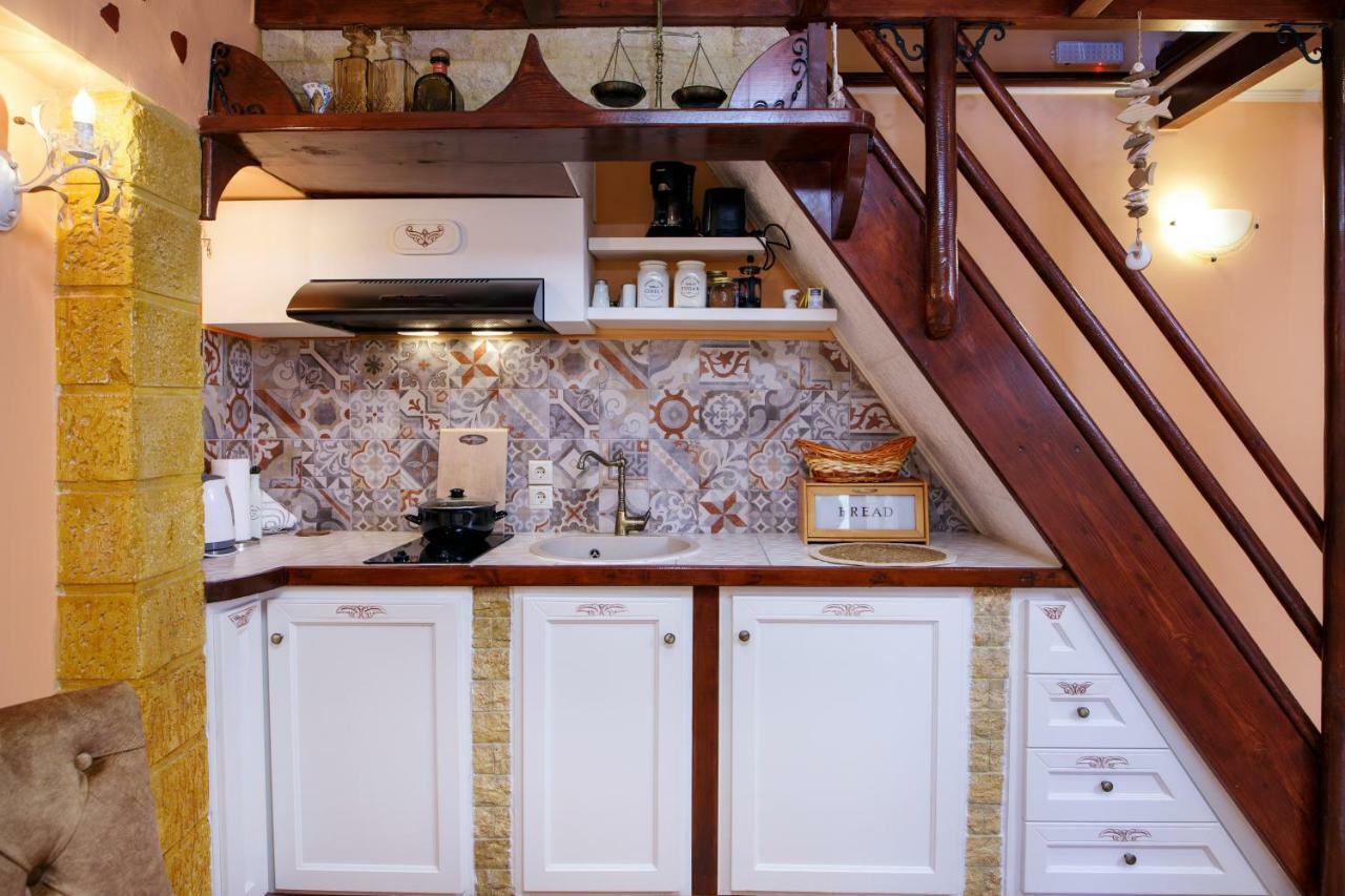 Sali Chelidonaki Boutique Suite Chania  ภายนอก รูปภาพ