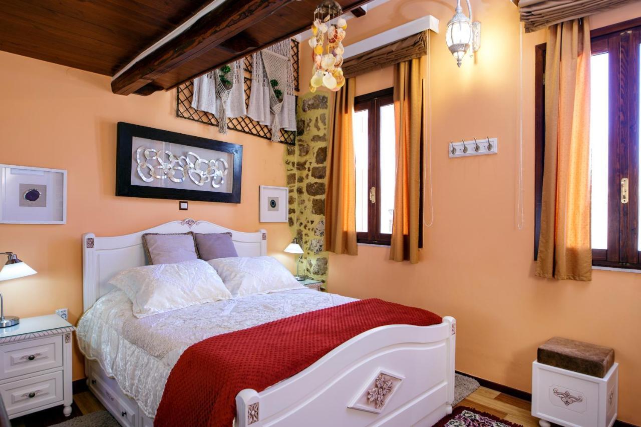 Sali Chelidonaki Boutique Suite Chania  ภายนอก รูปภาพ